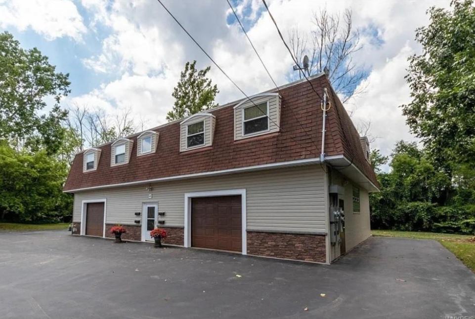 60 Fredericka St, North Tonawanda, NY 14120 House Rental in North