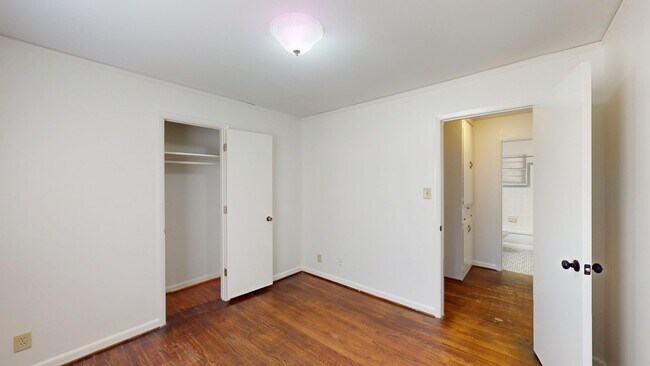 Building Photo - 3307 Bedford Ln