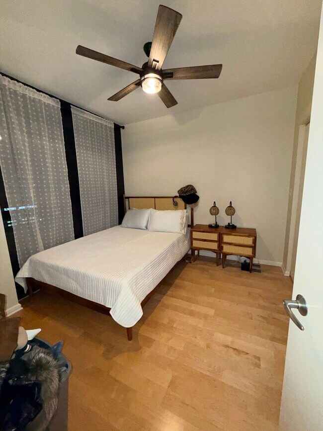 Foto del edificio - 1255 S State St