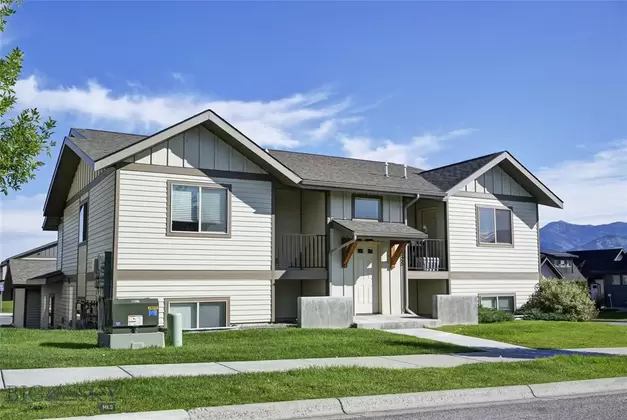 Foto principal - 3225 Catron St