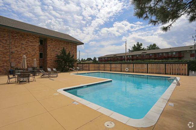 Piscina - Kimberly Court Apartments