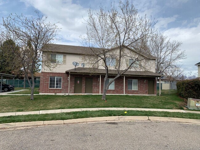 Building Photo - 1728 N 1500 W