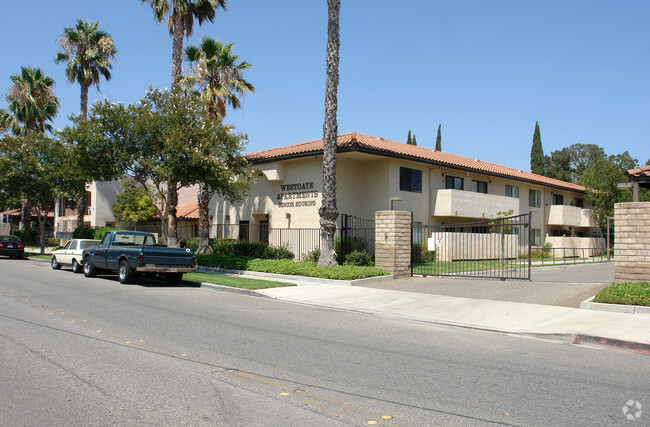 Foto del edificio - Westgate Seniors Apartments