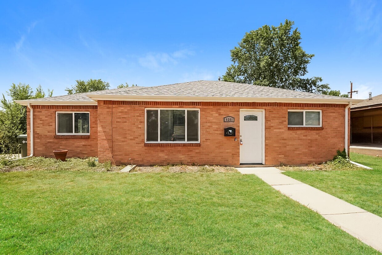 Primary Photo - 9261 Vine Street