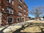 Foto principal - 7450 S Oglesby Ave