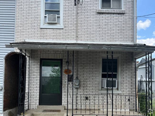Building Photo - 411 Limestone St