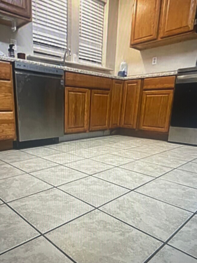 Foto del edificio - 1573 Mary St