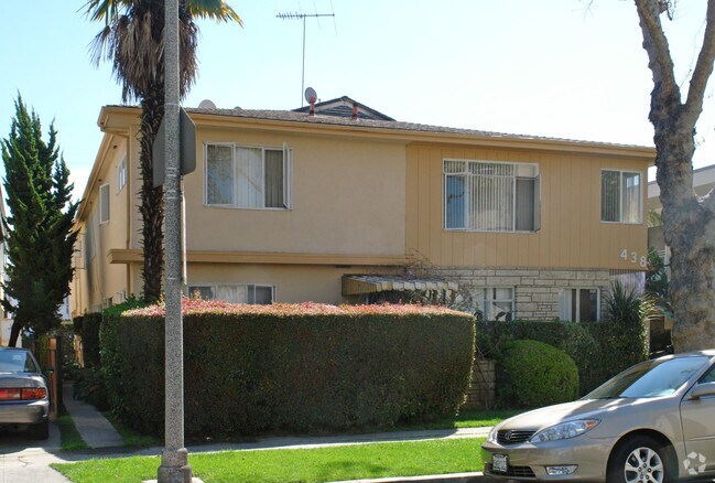 Building Photo - 436-438 S Oakhurst Dr