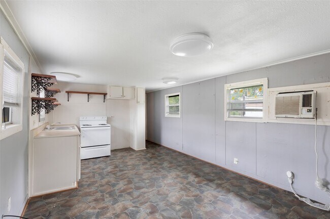 Building Photo - 10821 Highway 150 Unit 19