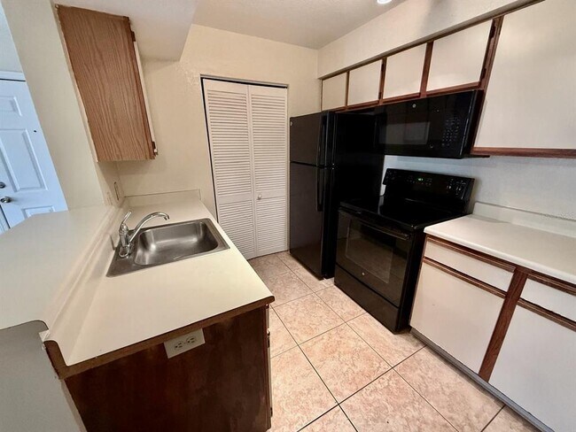 Foto del edificio - 1023 S Hiawassee Rd