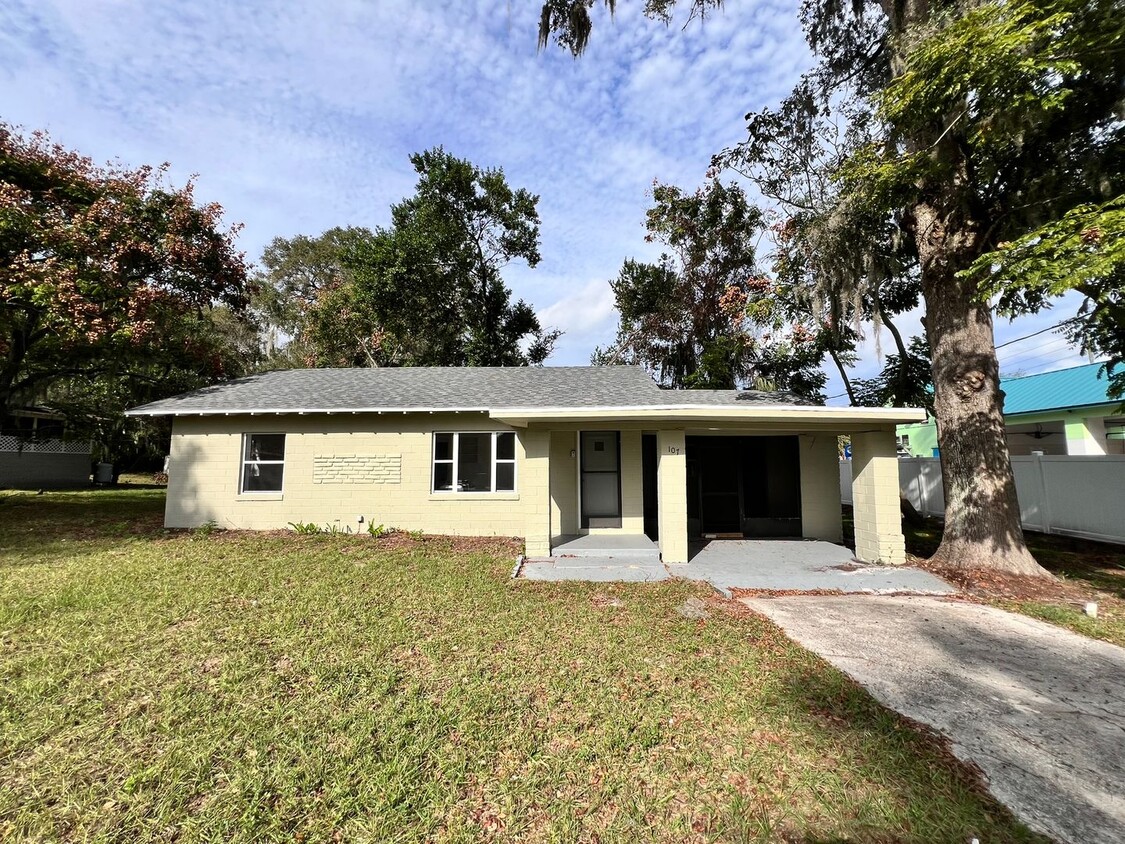 Primary Photo - House in Deland