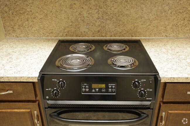 1HAB, 1BA - 600 FT² - The Village on Cherokee