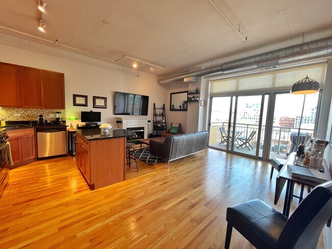 Building Photo - 950 W Monroe St