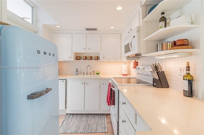 Building Photo - 301 Ocean Dr
