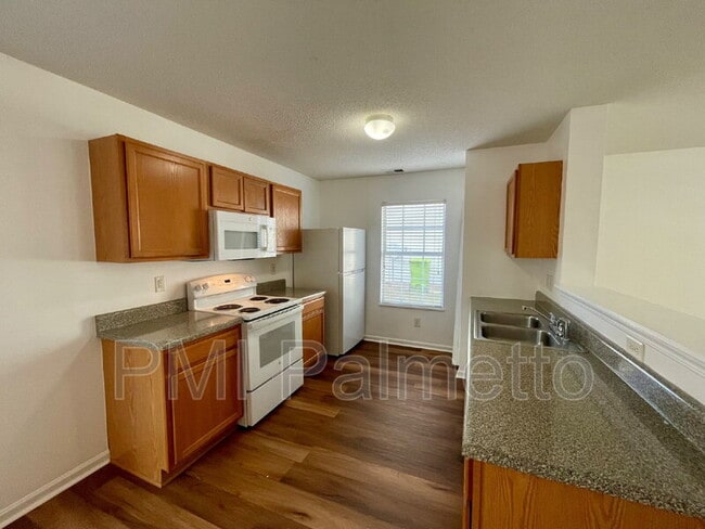 Foto del edificio - 944 Schofield Ln