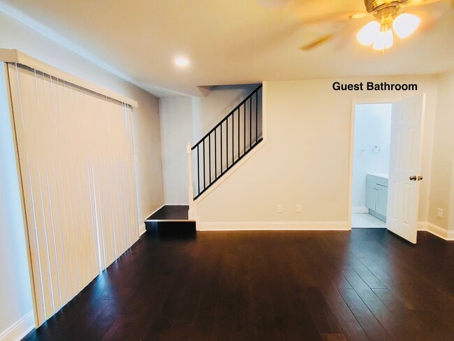 Guest Bathroom - 4315 Baylor St
