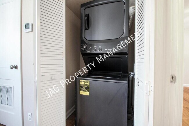 Foto del edificio - 2761 St Johns Ave