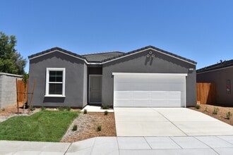 Building Photo - 4486 N San Clemente Ave