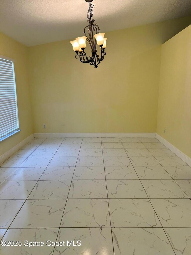 Building Photo - 3266 Weyburn Ave SE