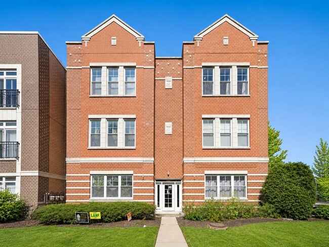 Building Photo - 2204 N Natchez Ave