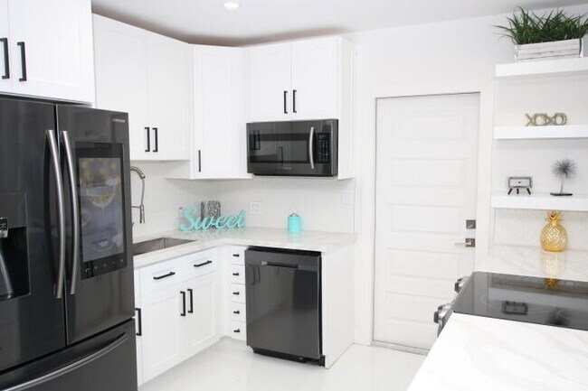 Foto del edificio - 318 Gregory Rd