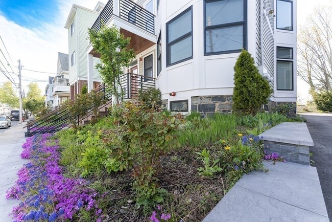 Building Photo - 86 Fremont St