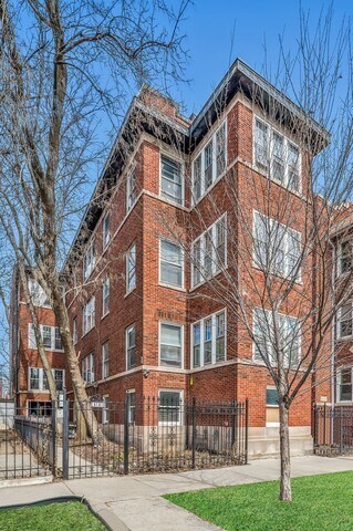 Primary Photo - 1416 W Argyle St