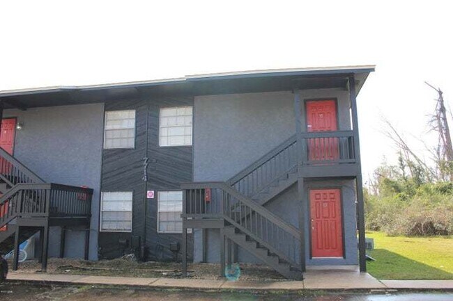 Building Photo - "Cozy 1-Bedroom Retreat in Panama City with Modern Comforts!"