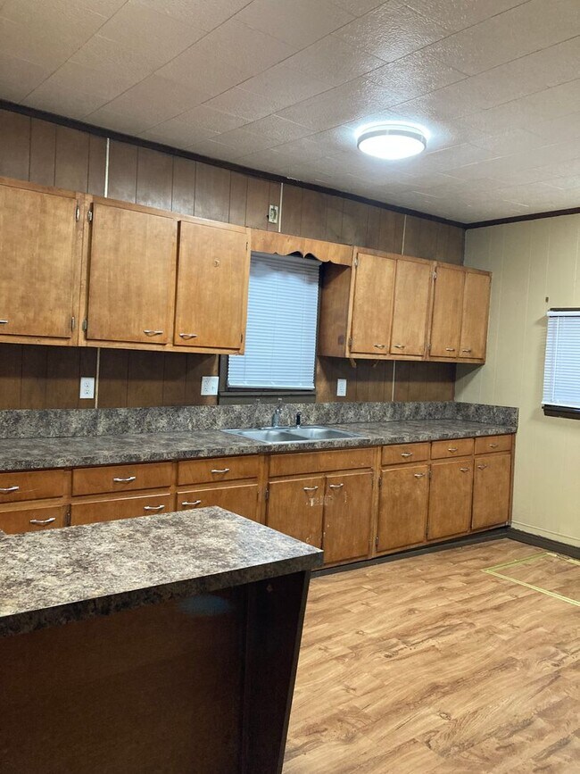 Foto del edificio - 1020 E Main St