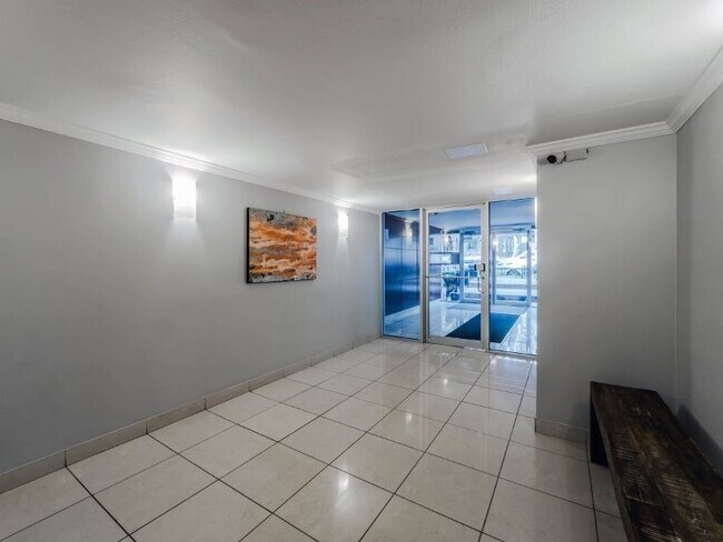Foto del edificio - 650 W Grace St