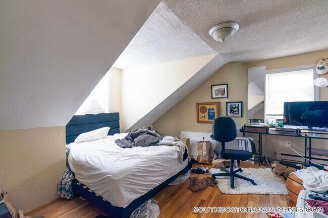 Foto del edificio - 287 W Fifth St