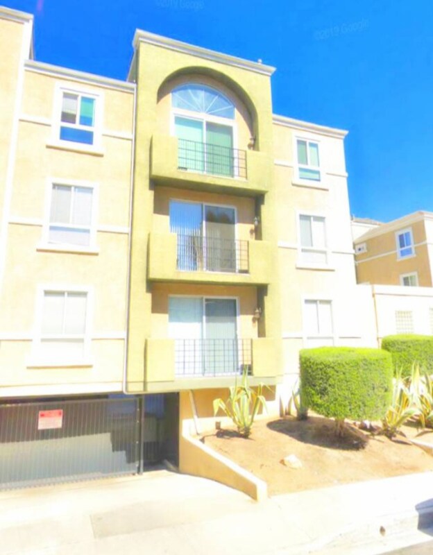 Building Photo - 22859 Del Valle St