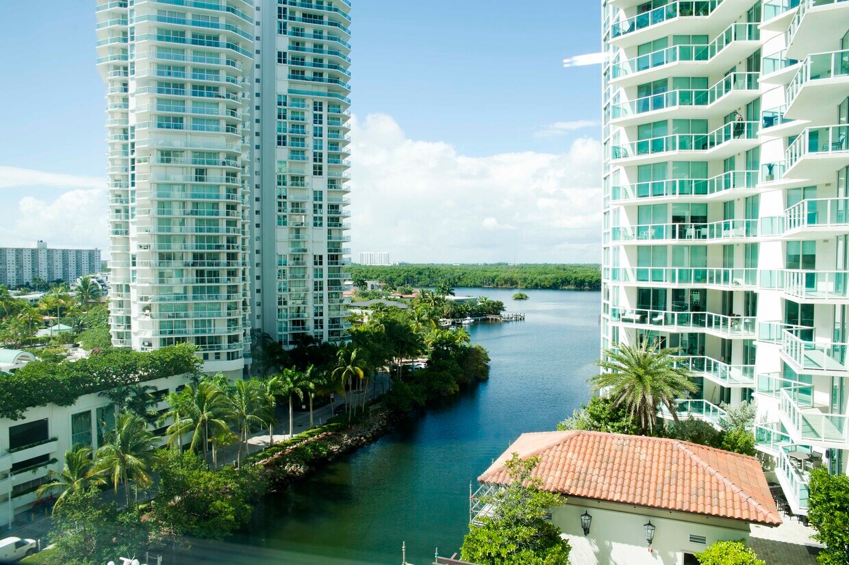 Primary Photo - 150 Sunny Isles Blvd