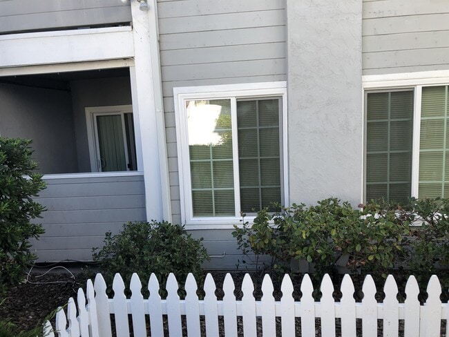 Building Photo - 4451 Quince St