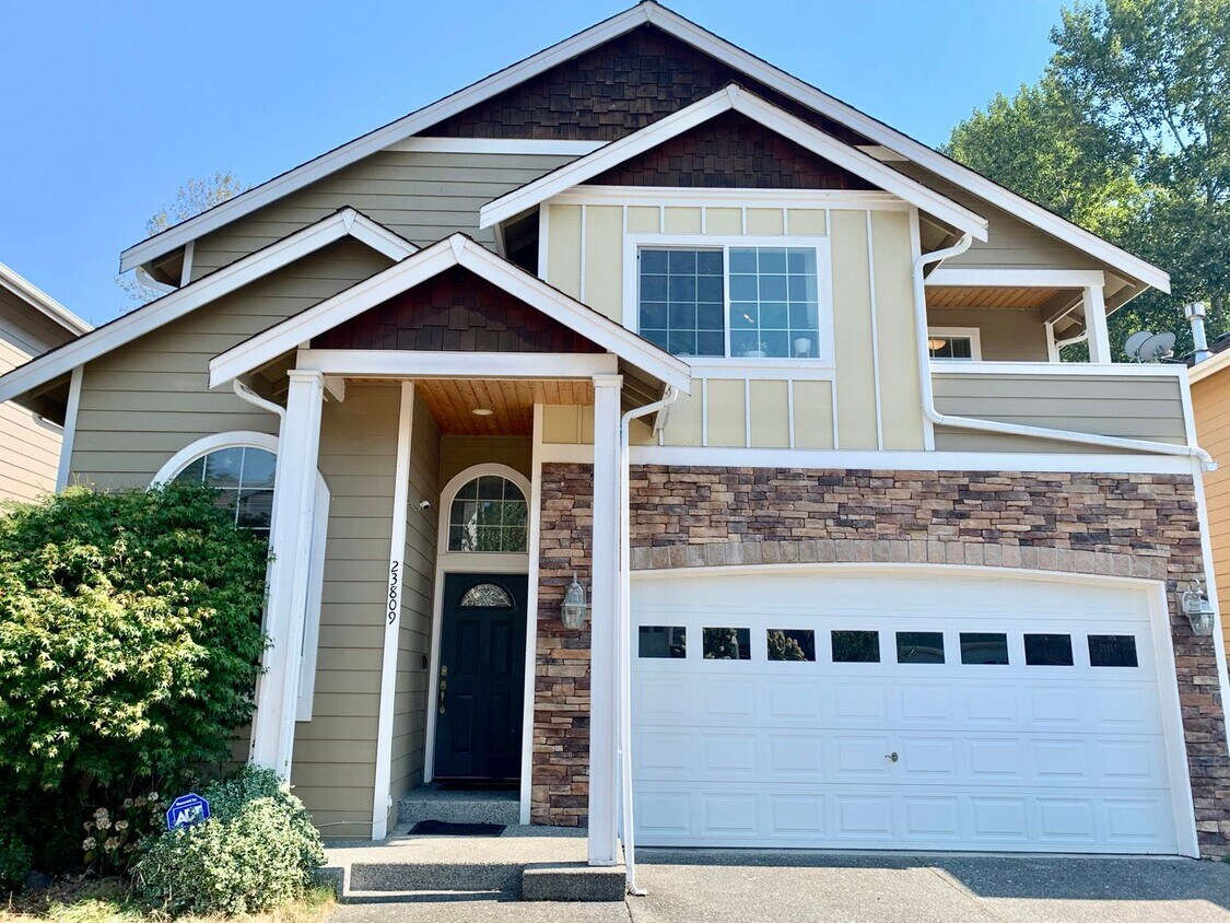 Foto principal - 5 BD home Close to Canyon Park Bothell