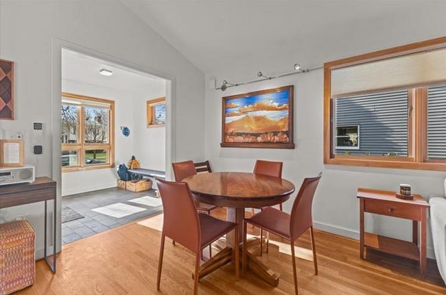 Building Photo - 44 Ferguson Ave