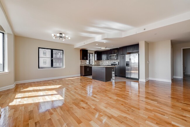 Building Photo - 29 1st St