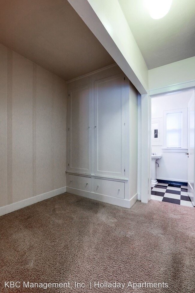 Building Photo - Studio, 1 bath Apartment - 2310 NE Weidler St