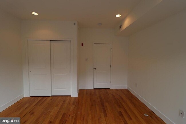 Foto del edificio - 1211 N Franklin St