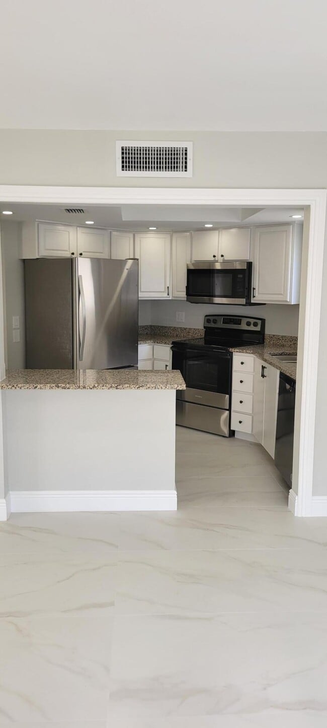 Building Photo - 109 Seabreeze Cir