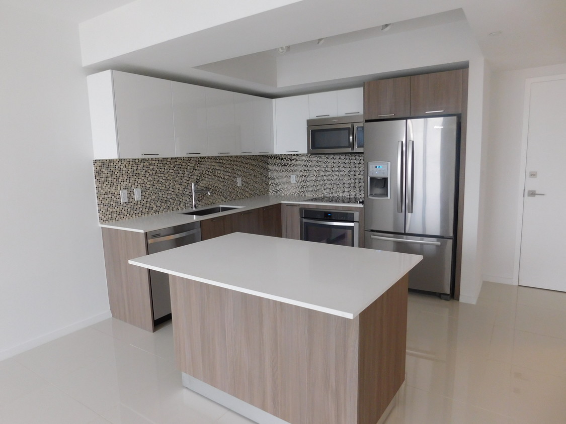 Foto principal - 5252 Paseo Blvd