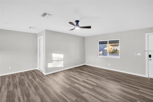 Foto del edificio - 12392 Cumberland Dr