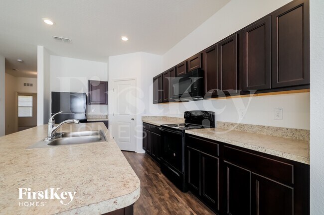 Foto del edificio - 343 Eaglecrest Dr