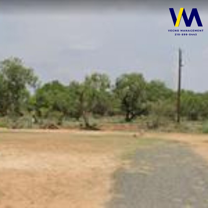 1819 Co Rd 1001 Unit 101, Pearsall, TX 78061 Apartment for Rent in