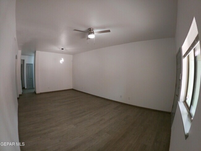 Foto del edificio - 14304 Gil Reyes Dr