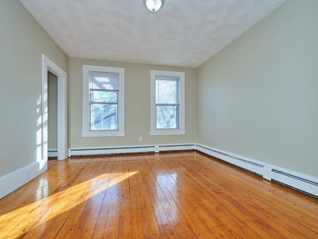*Pictures are representative samples of the advertised unit. In some cases, the actual units you to - 26 Concord St