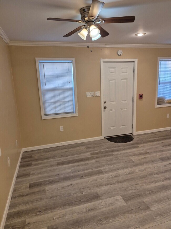 Foto del edificio - 9400 Lomax St