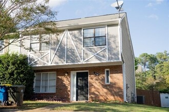 Building Photo - 3025 Sand Wedge Cir