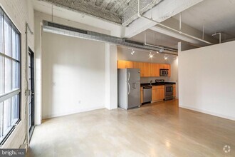 Building Photo - 412-26 S 13th St