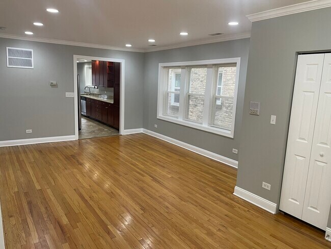 Foto del edificio - 6234 N Sacramento Ave